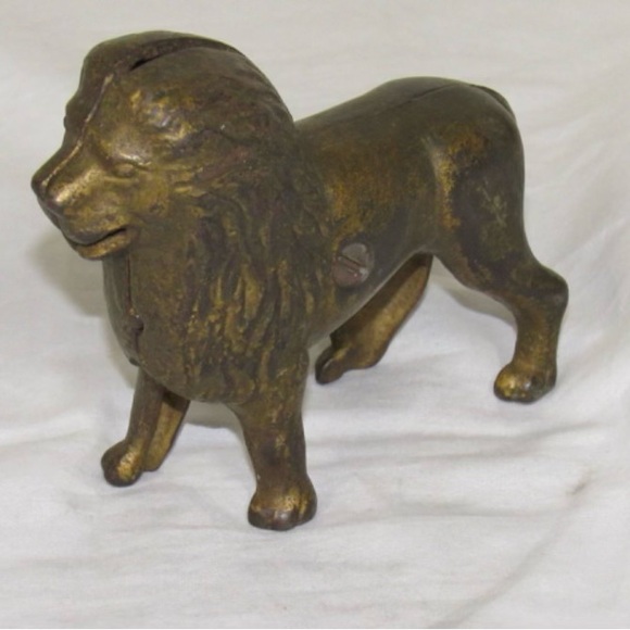Other - Vintage / Antique 1920’s Cast Iron Lion Bank